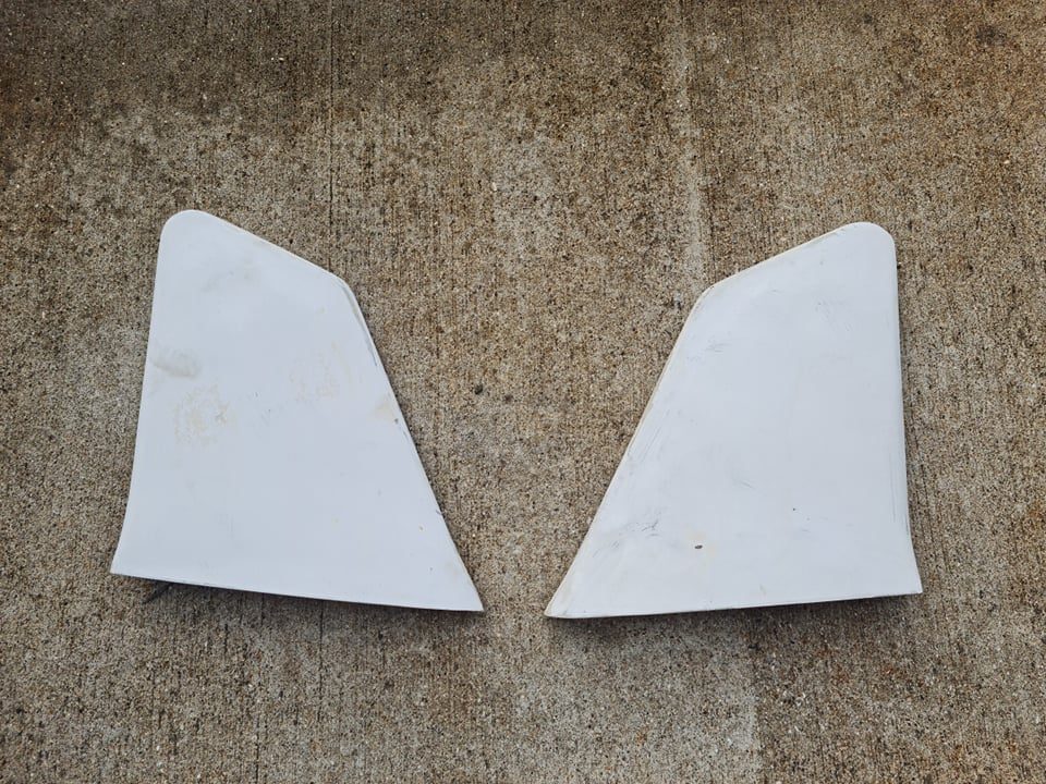 Metro 6R4 GRP rear aerofoil pylons wing mounts